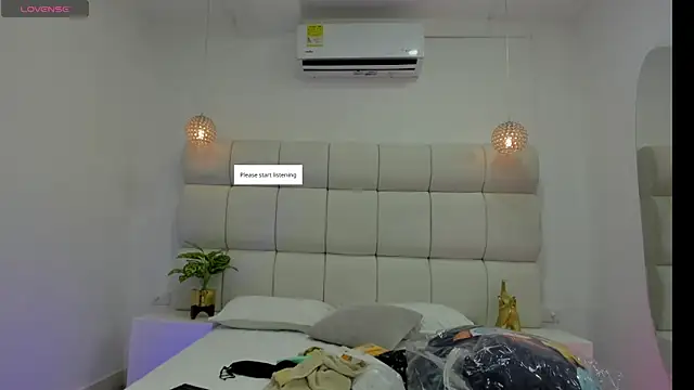 DanielleEvans  online show from October 2025 11:22:02 AM