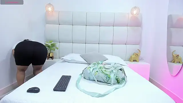 DanielleEvans  online show from November 2025 11:25:02 AM