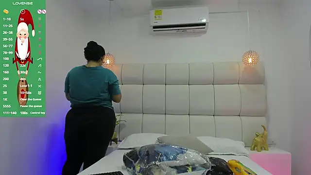 DanielleEvans  online show from November 2025 11:32:01 AM