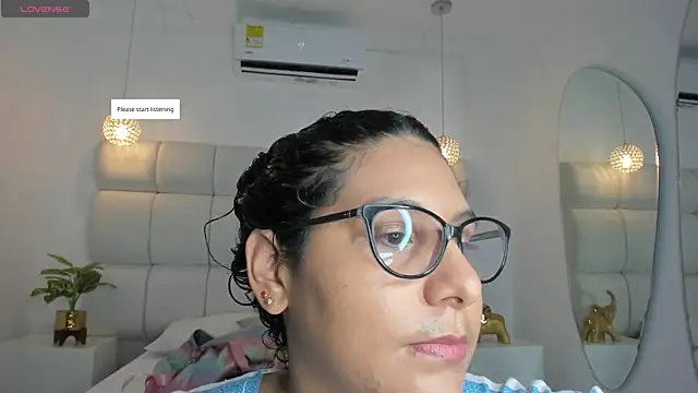 DanielleEvans  online show from November 2025 11:13:02 AM