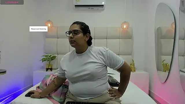 DanielleEvans  online show from November 2025 11:15:02 AM