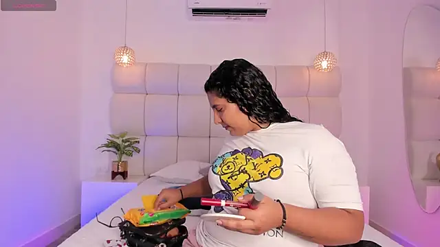 DanielleEvans  online show from November 2025 11:25:01 AM