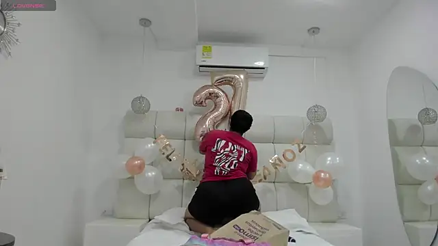 DanielleEvans  online show from October 2025 11:44:02 AM