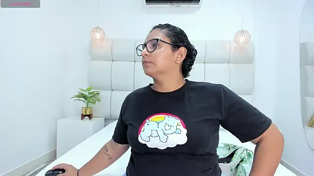 DanielleEvans  online show from November 2025 11:27:02 AM