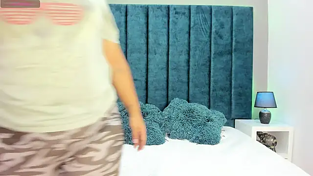 DanielleEvans  online show from December 2025 11:20:01 AM