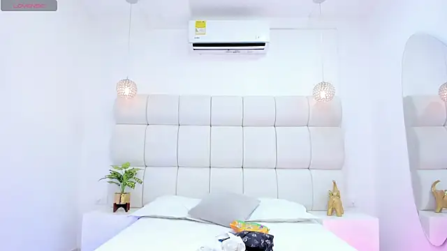 DanielleEvans  online show from November 2025 11:36:01 AM