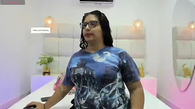 DanielleEvans  online show from November 2025 11:25:02 AM