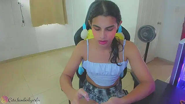 Snapshot of Kim_Wexler chatting on February 2025 11:06:01 PM Kim Wexler online show from February 2025 11:06:01 PM