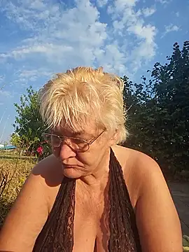 Snapshot of milfchantal4 chatting on June 2026 05:25:01 AM milfchantal4 online show from June 2026 05:25:01 AM