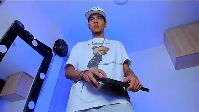 Samuel Suarez online show from September 2025 05:06:02 AM