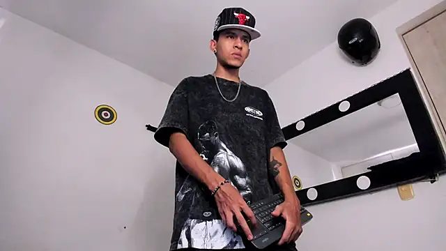 Samuel Suarez online show from March 2026 10:05:01 PM