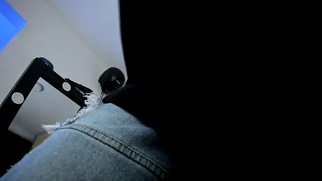 Samuel Suarez online show from November 2025 04:34:02 AM