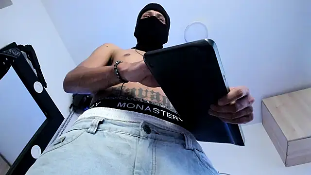 Samuel Suarez online show from March 2026 05:30:01 PM