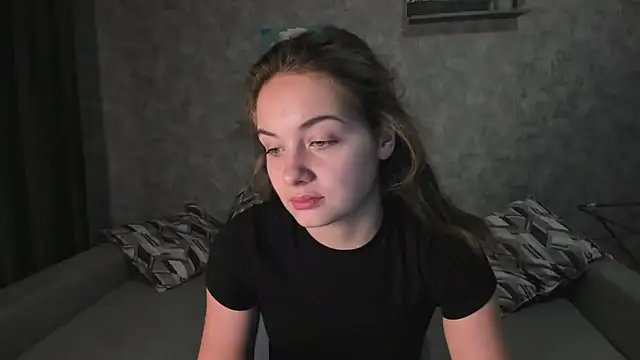 Snapshot of KristinaLoison chatting on January 2026 02:20:01 PM KristinaLoison online show from January 2026 02:20:01 PM