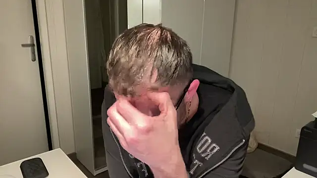 Snapshot of FABIOGLASSES chatting on February 2025 12:29:01 AM FABIOGLASSES online show from February 2025 12:29:01 AM