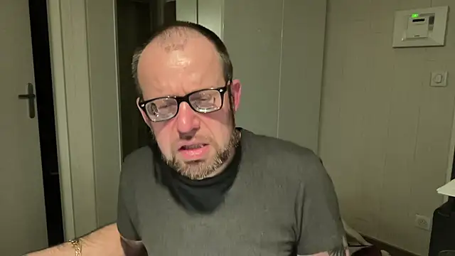 FABIOGLASSES online show from April 2026 07:49:01 PM