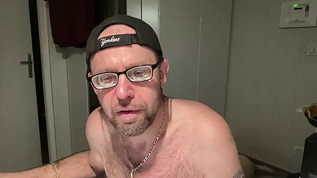 Snapshot of FABIOGLASSES chatting on September 2025 12:55:01 AM FABIOGLASSES online show from September 2025 12:55:01 AM