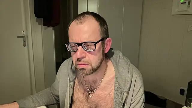 FABIOGLASSES online show from December 2025 02:26:01 AM