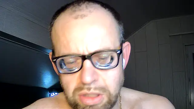 Snapshot of FABIOGLASSES chatting on October 2025 10:33:01 PM FABIOGLASSES online show from October 2025 10:33:01 PM