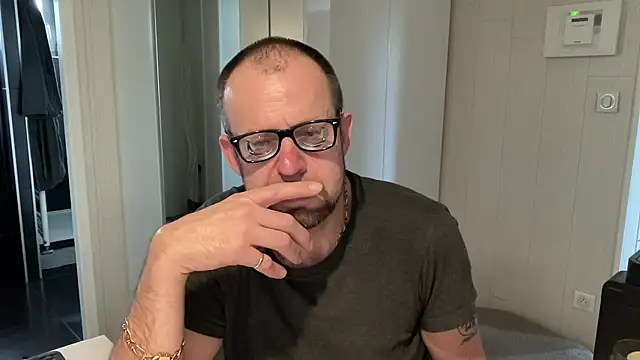 FABIOGLASSES online show from June 2026 06:05:02 PM