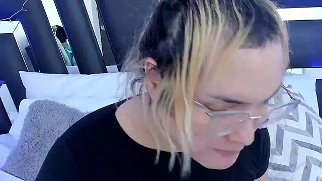 Snapshot of katya_kozlov chatting on February 2025 04:46:02 AM katya kozlov online show from February 2025 04:46:02 AM