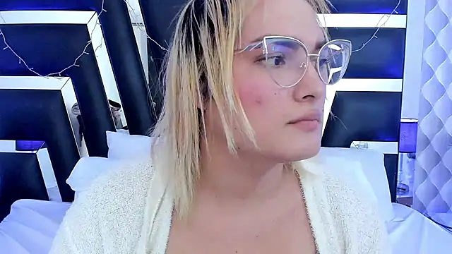 Snapshot of katya_kozlov chatting on February 2025 07:23:01 AM katya kozlov online show from February 2025 07:23:01 AM