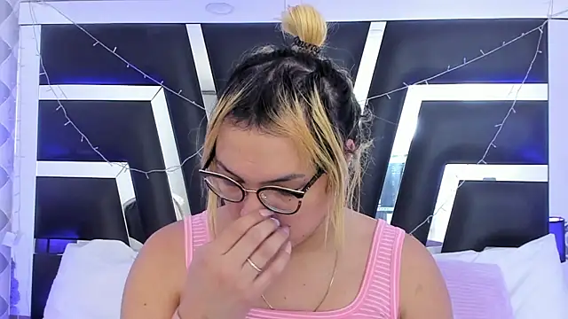 Snapshot of katya_kozlov chatting on March 2026 03:57:01 AM katya kozlov online show from March 2026 03:57:01 AM