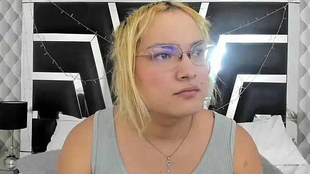 Snapshot of katya_kozlov chatting on November 2025 03:49:02 AM katya kozlov online show from November 2025 03:49:02 AM