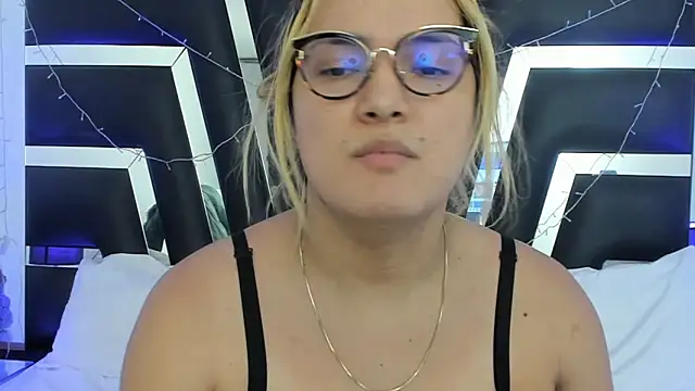 Snapshot of katya_kozlov chatting on March 2026 04:09:02 AM katya kozlov online show from March 2026 04:09:02 AM