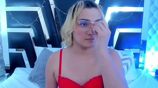 Snapshot of katya_kozlov chatting on February 2025 04:07:01 AM katya kozlov online show from February 2025 04:07:01 AM