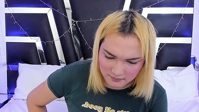 Snapshot of katya_kozlov chatting on December 2025 03:39:02 AM katya kozlov online show from December 2025 03:39:02 AM