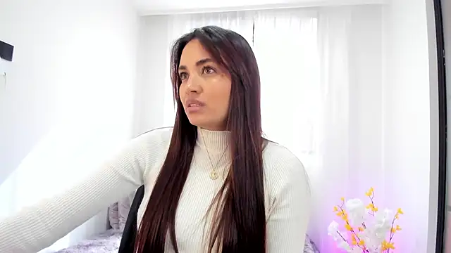 aisha es online show from September 2025 08:04:02 PM