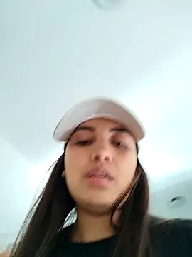 aisha es online show from February 2026 09:26:02 PM