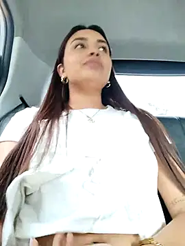 aisha es online show from September 2025 08:05:01 PM