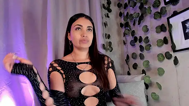 aisha es online show from March 2025 03:22:01 PM