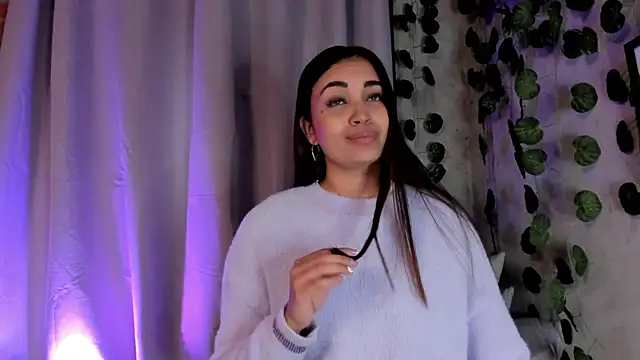 aisha es online show from March 2025 08:42:02 PM