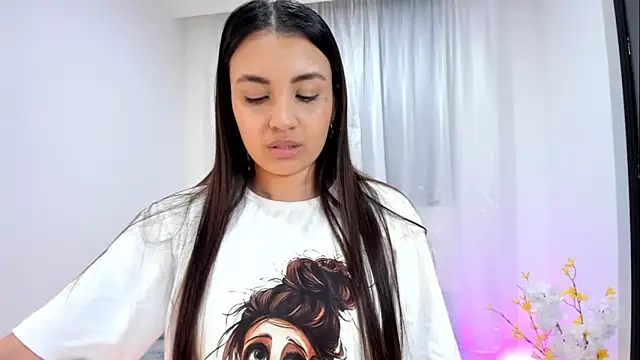 aisha es online show from October 2025 10:19:01 PM