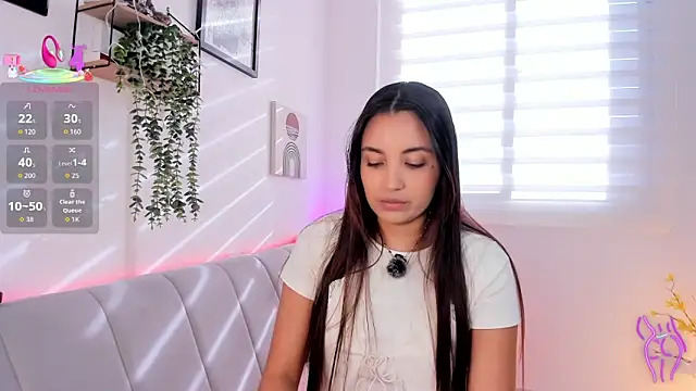 aisha es online show from March 2026 09:38:02 PM