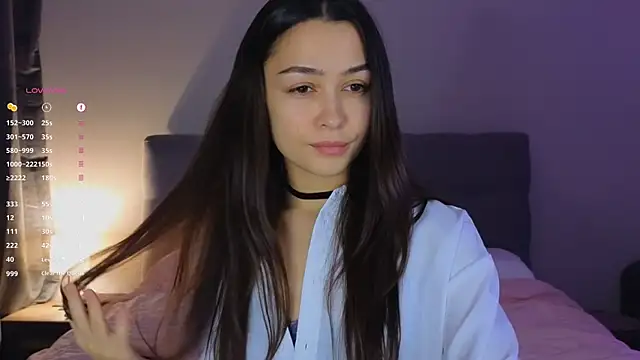 mo1ly online show from March 2025 08:30:01 AM