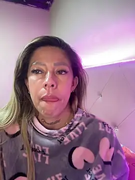 Snapshot of Karly_moon chatting on March 2025 03:32:02 AM Karly moon online show from March 2025 03:32:02 AM