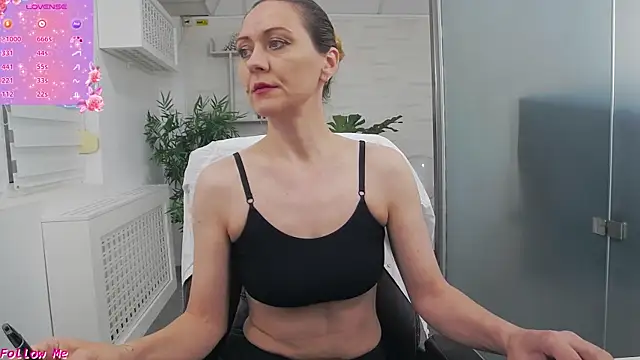 EllaMilf  online show from May 2026 02:39:02 PM