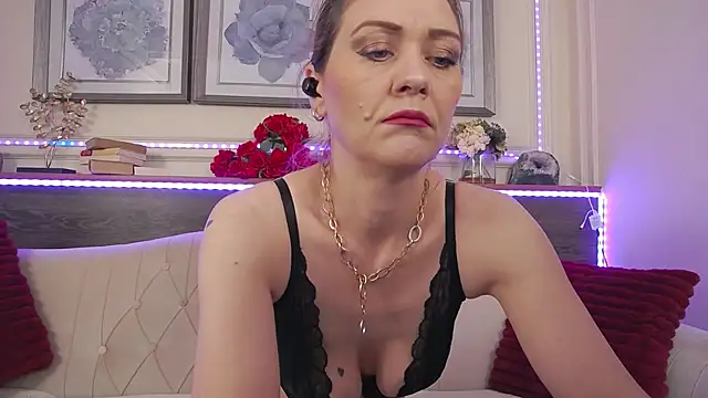 EllaMilf  online show from May 2026 12:00:01 PM