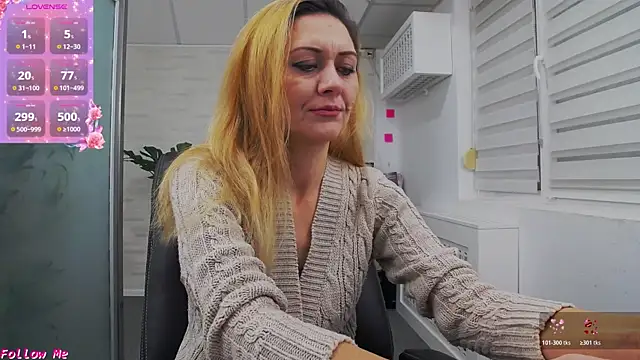 Snapshot of EllaMilf_ chatting on November 2025 03:23:02 PM EllaMilf online show from November 2025 03:23:02 PM