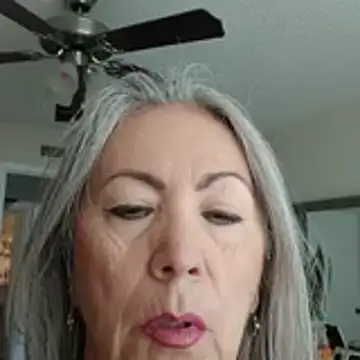 EvaRobinson online show from June 2026 12:06:01 PM