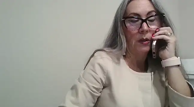EvaRobinson online show from March 2025 05:50:01 PM