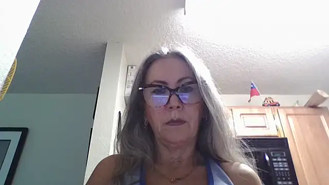 EvaRobinson online show from February 2025 04:06:01 PM