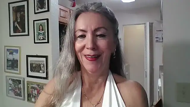 EvaRobinson online show from February 2025 11:22:02 PM