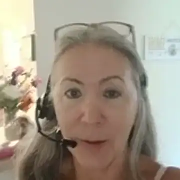 EvaRobinson online show from May 2026 12:00:01 PM