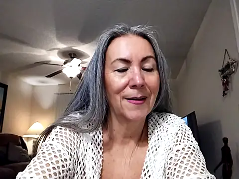 EvaRobinson online show from January 2025 12:54:02 AM
