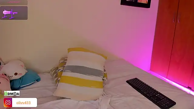 olivia  s online show from October 2025 03:42:02 AM